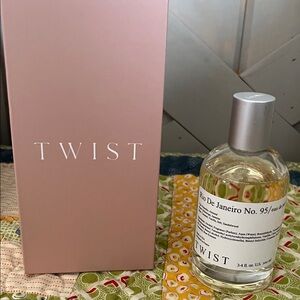 Twist Eau de Parfum Rio De Janeiro No. 95 Dupe of Cheirosa 62